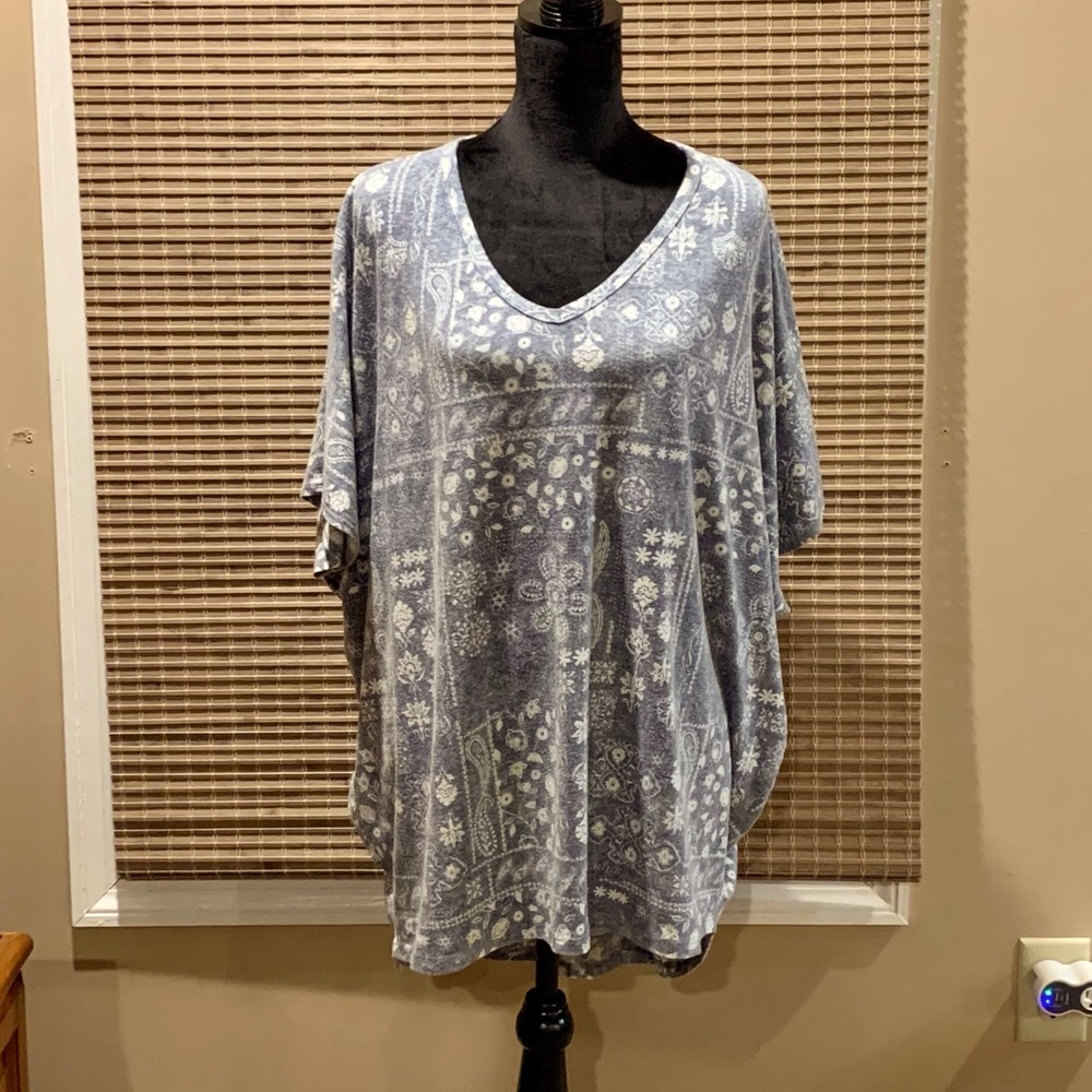 BE STAGE Women’s XL Top EUC
